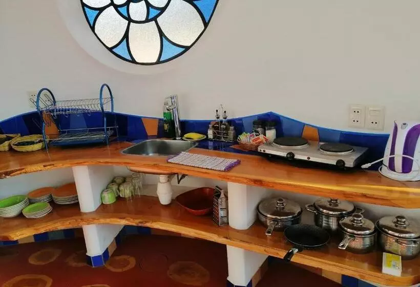 پانسیون Hostal Las Olas