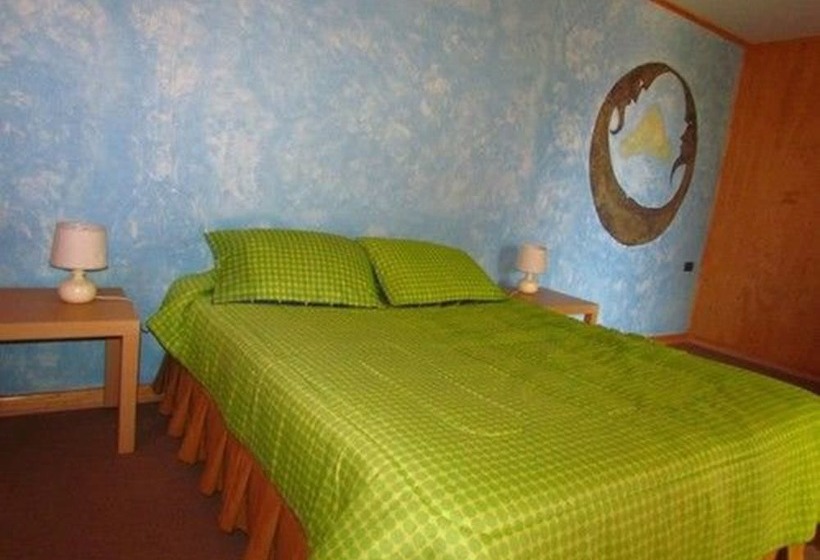 پانسیون Hostal Marari   Hostel