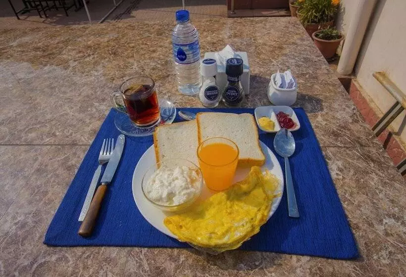 پانسیون Oyo 305 Hotel Gauri