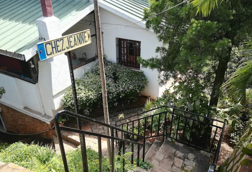 پانسیون Chez Jeanne Chambre D'hôte