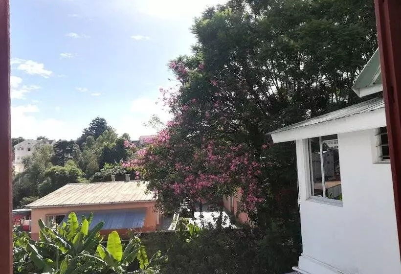 پانسیون Chez Jeanne Chambre D'hôte