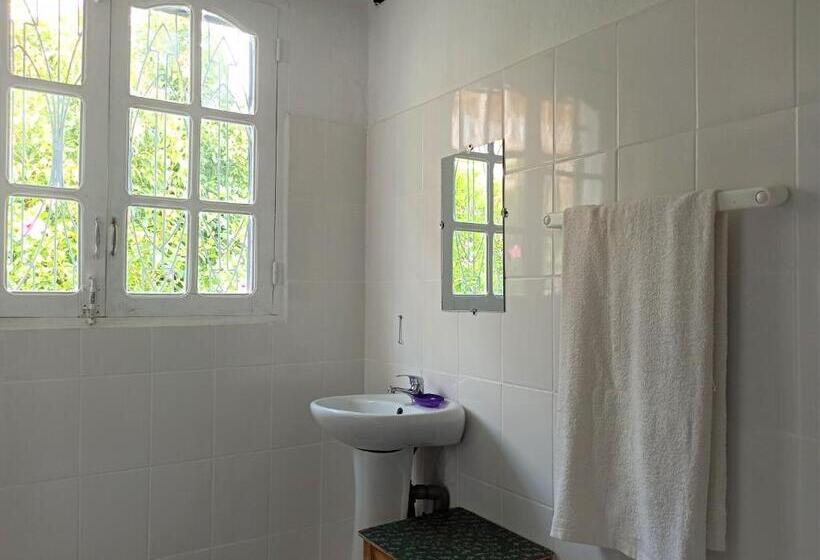 پانسیون Chez Jeanne Chambre D'hôte