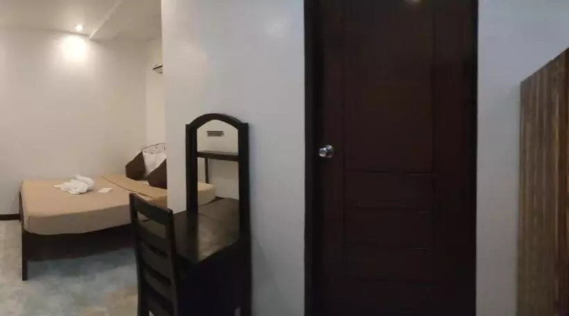 ユースホステル Amax Inn Cebu