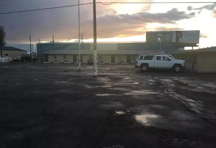 Oregon Trail Motel