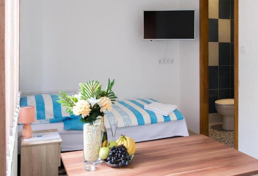 پانسیون Guesthouse Vila Puzic