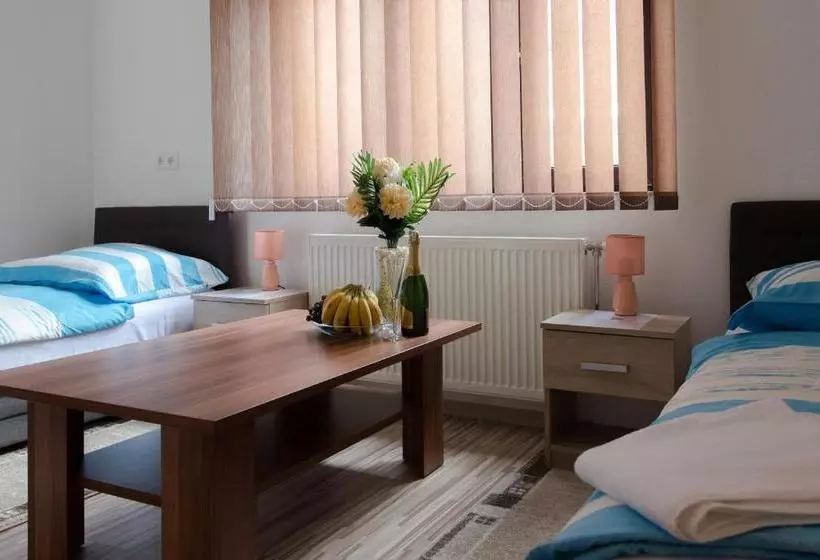 پانسیون Guesthouse Vila Puzic