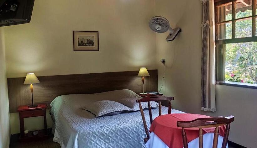 호스텔 Pousada Taverna Do Golf