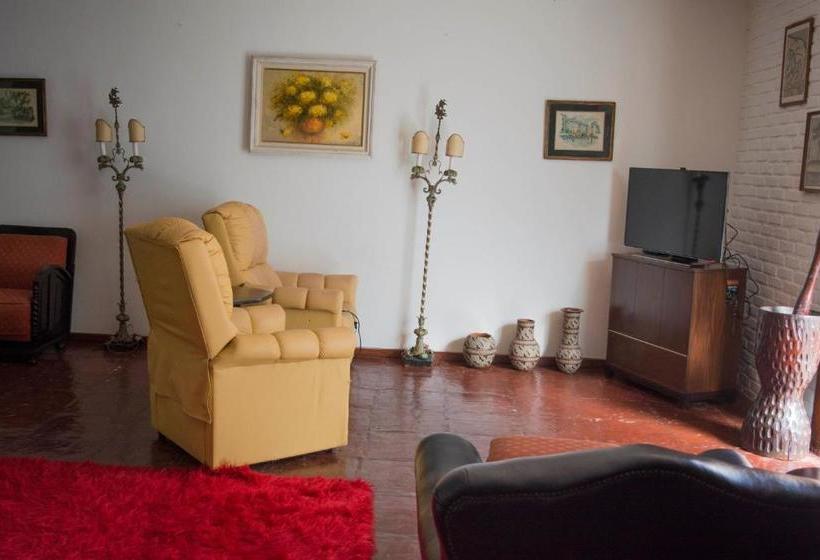 호스텔 Pousada Taverna Do Golf