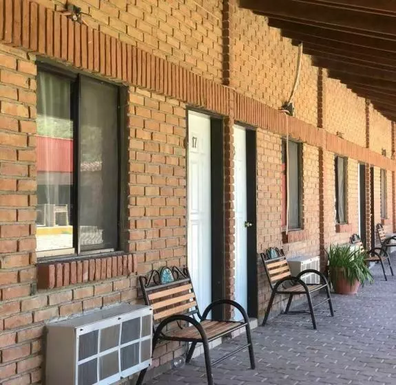 ホテル Y Balneario Ojo Caliente