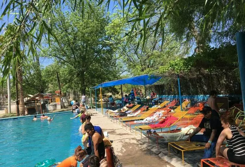 ホテル Y Balneario Ojo Caliente