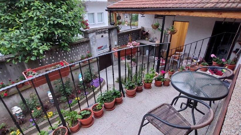 Pensió Guest House Kukera