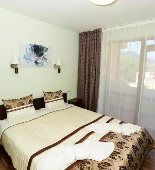 پانسیون Guesthouse Nefertiti