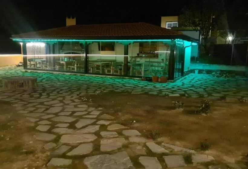 پانسیون Guesthouse Nefertiti