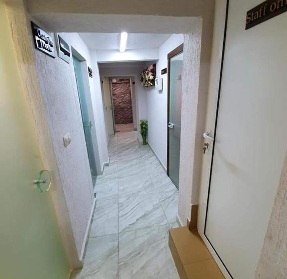 ペンション Guesthouse Nefertiti