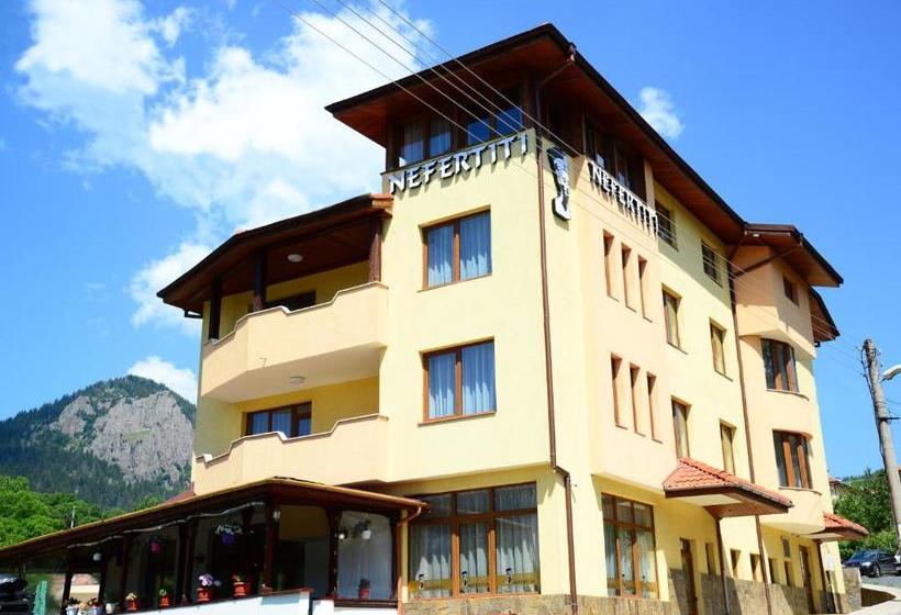 ペンション Guesthouse Nefertiti