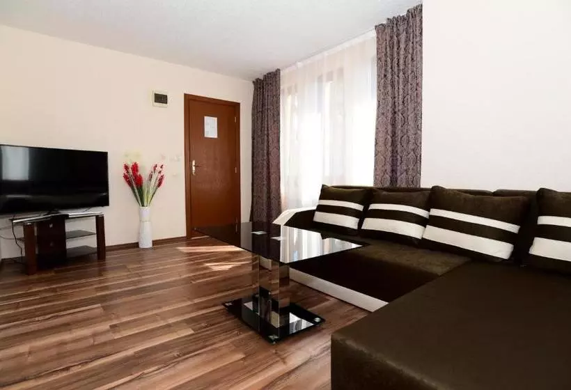 پانسیون Guesthouse Nefertiti