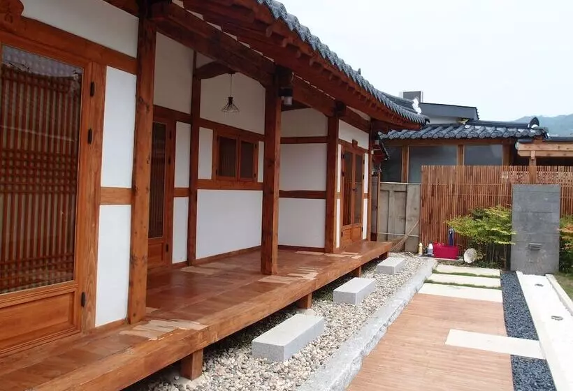 Majatalo Sarangroo