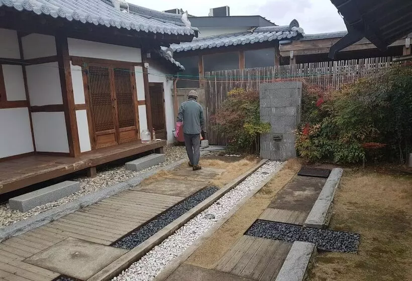 Majatalo Sarangroo