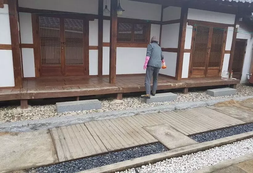 Majatalo Sarangroo
