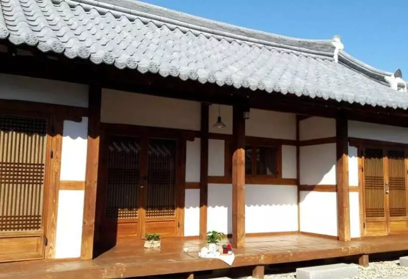 Majatalo Sarangroo