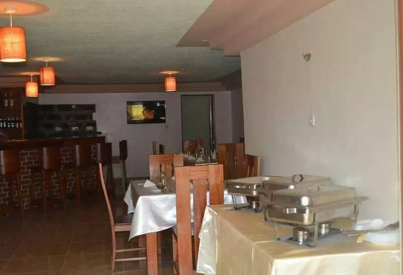پانسیون Jari Inn Bistro