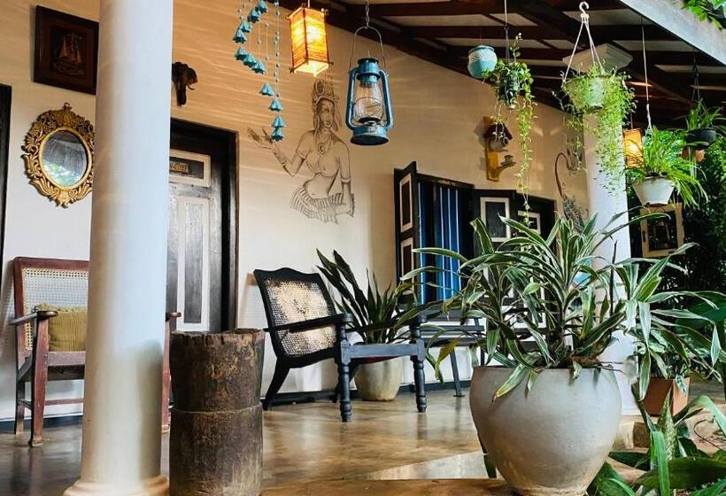 بنسيون The Courtyard Villa