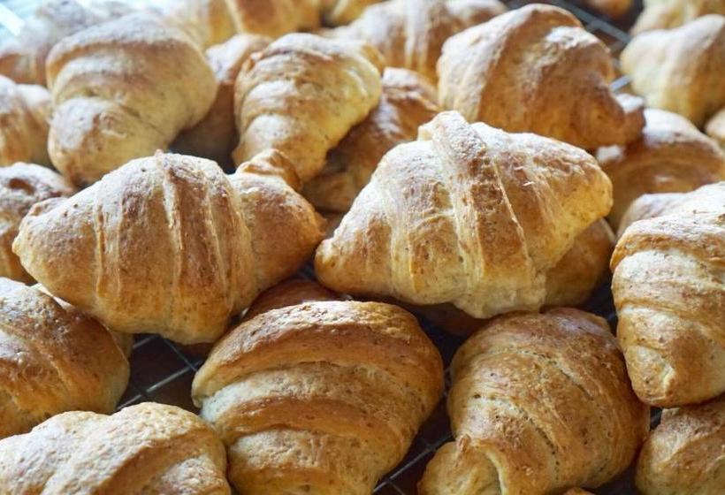 پانسیون Tourist Inn