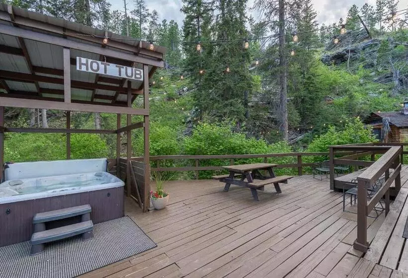 Motelli Harney Camp Cabins