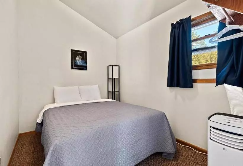 Motelli Harney Camp Cabins