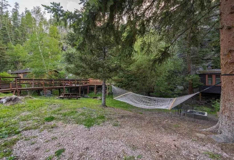 Motelli Harney Camp Cabins
