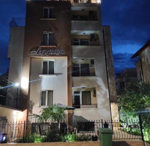 پانسیون Guest House Adriya