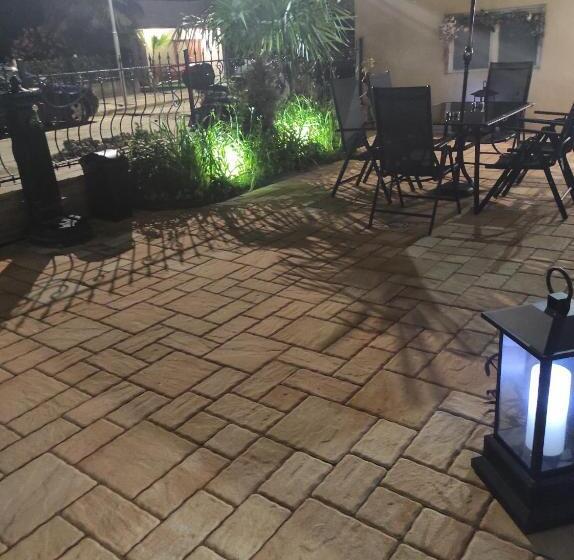 پانسیون Guest House Adriya