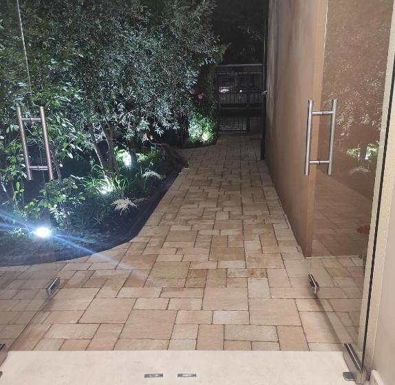 پانسیون Guest House Adriya