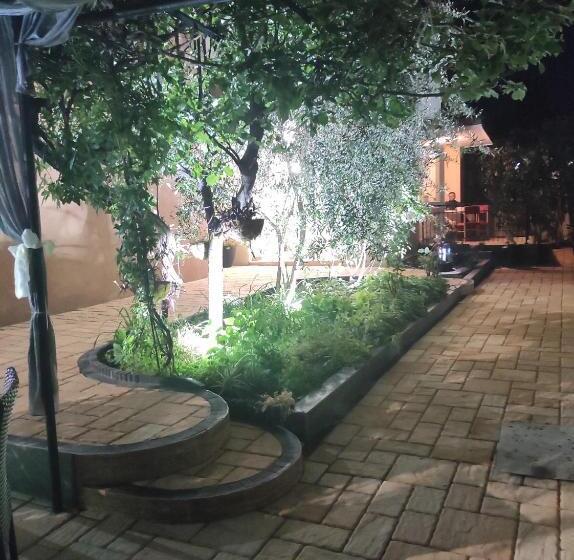 پانسیون Guest House Adriya