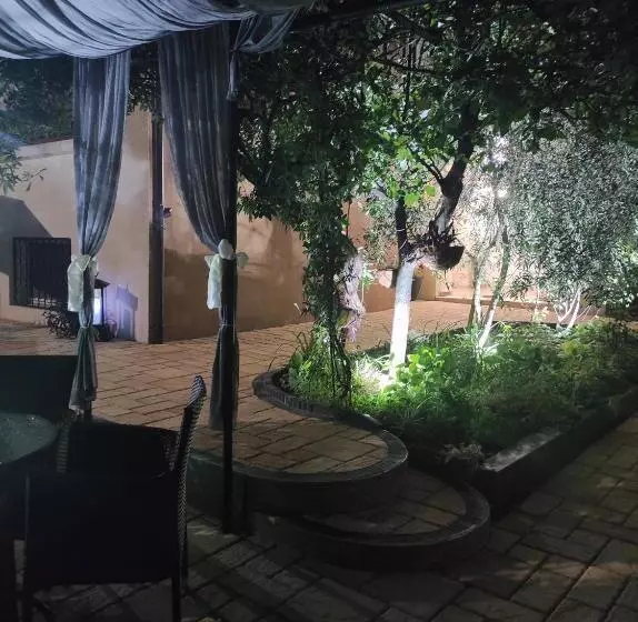 ペンション Guest House Adriya