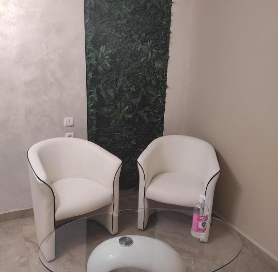 پانسیون Guest House Adriya