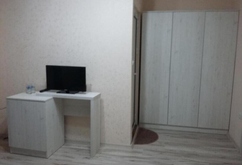 پانسیون Guest House Adriya