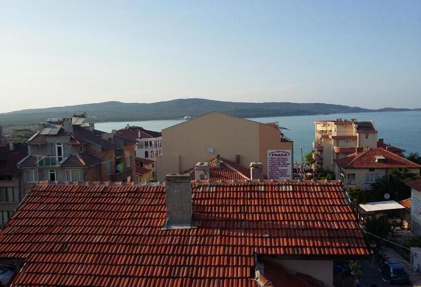 پانسیون Guest House Adriya