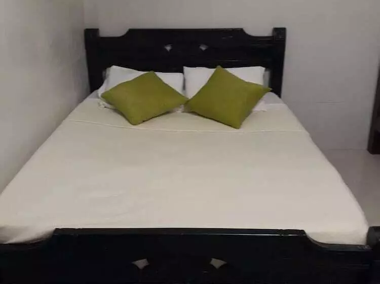 ペンション Hostal Cocobomgo
