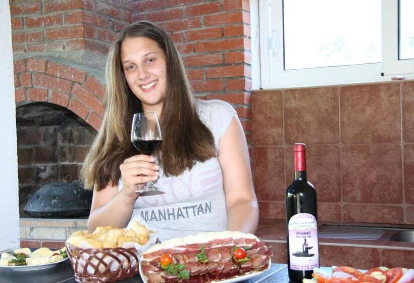 هتل Vržina Farm House Skadar Lake