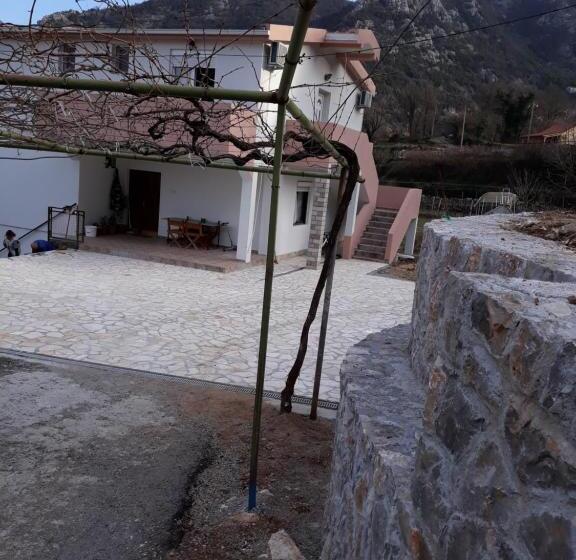 هتل Vržina Farm House Skadar Lake