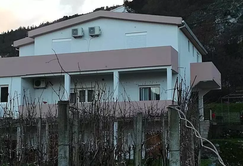 هتل Vržina Farm House Skadar Lake