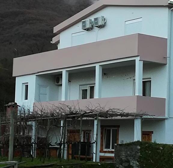 هتل Vržina Farm House Skadar Lake