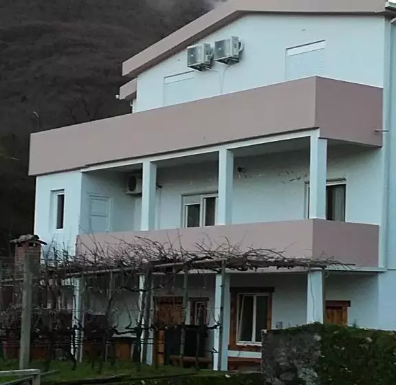 هتل Vržina Farm House Skadar Lake