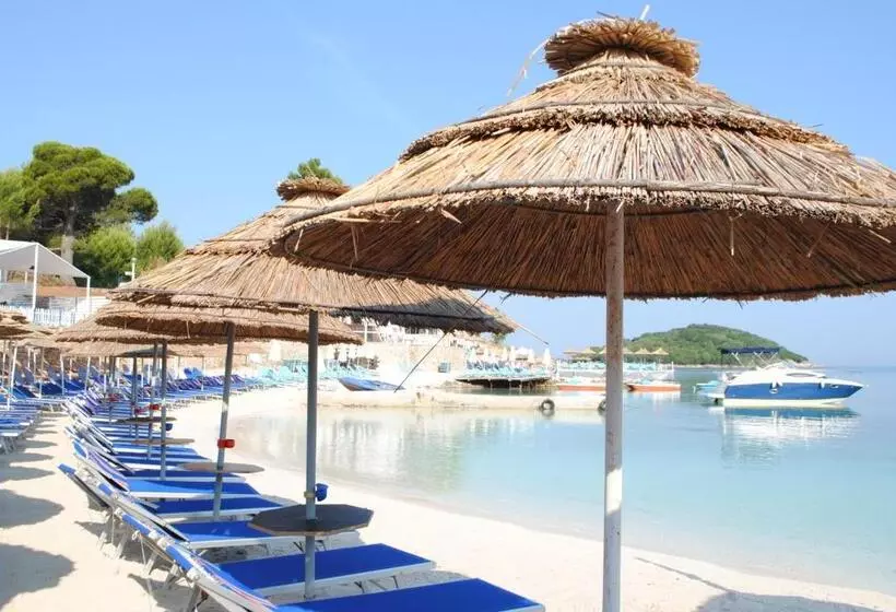 پانسیون Guesthouse Dollomaja Ksamil
