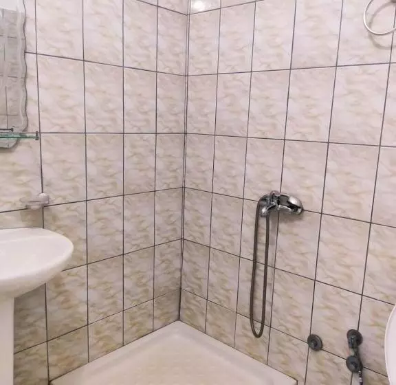 پانسیون Guesthouse Dollomaja Ksamil