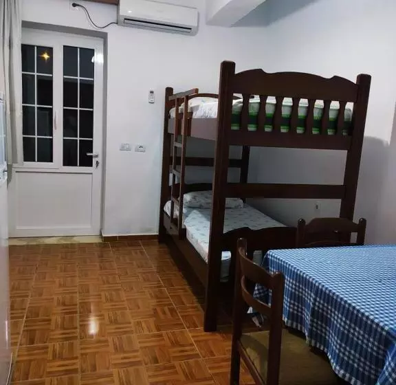 پانسیون Guesthouse Dollomaja Ksamil