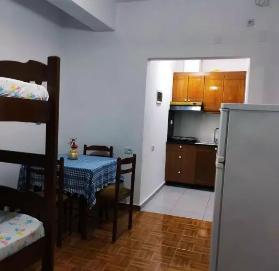 پانسیون Guesthouse Dollomaja Ksamil