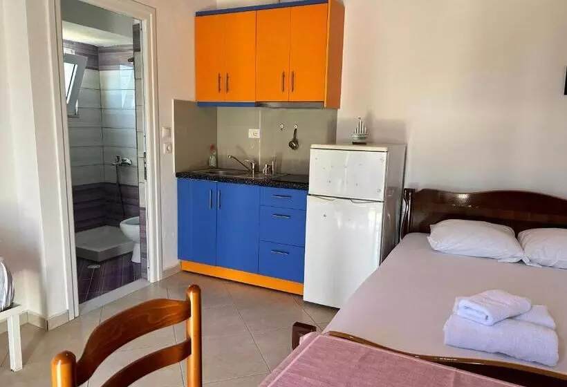 پانسیون Guesthouse Dollomaja Ksamil