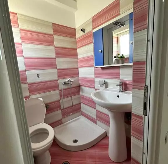 پانسیون Guesthouse Dollomaja Ksamil